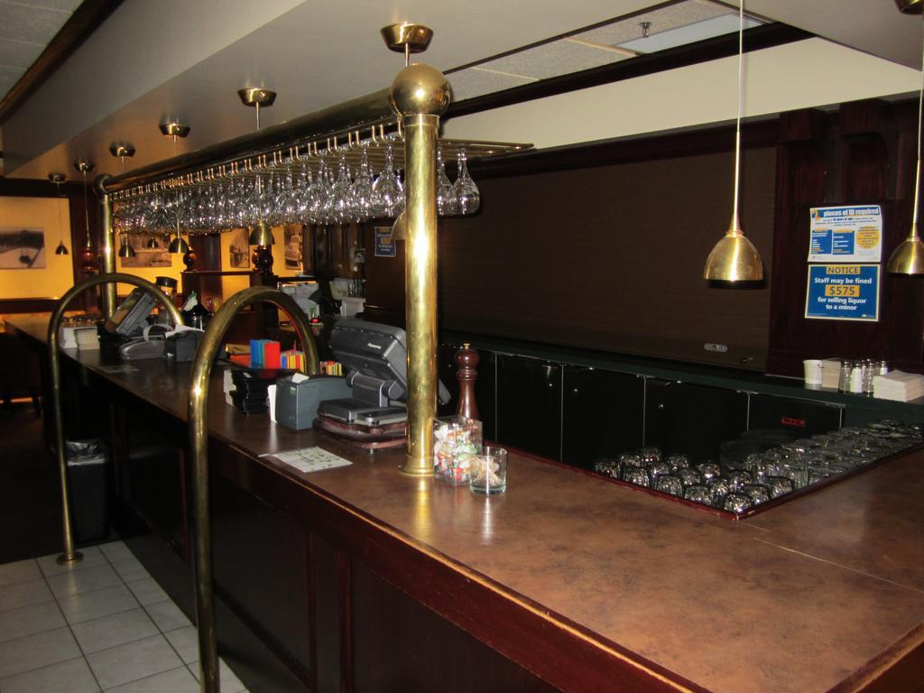 פורט נלסון Woodlands Inn & Suites מראה חיצוני תמונה
