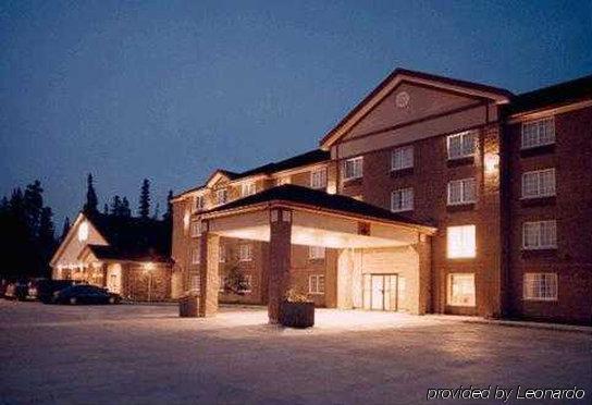 פורט נלסון Woodlands Inn & Suites מראה חיצוני תמונה