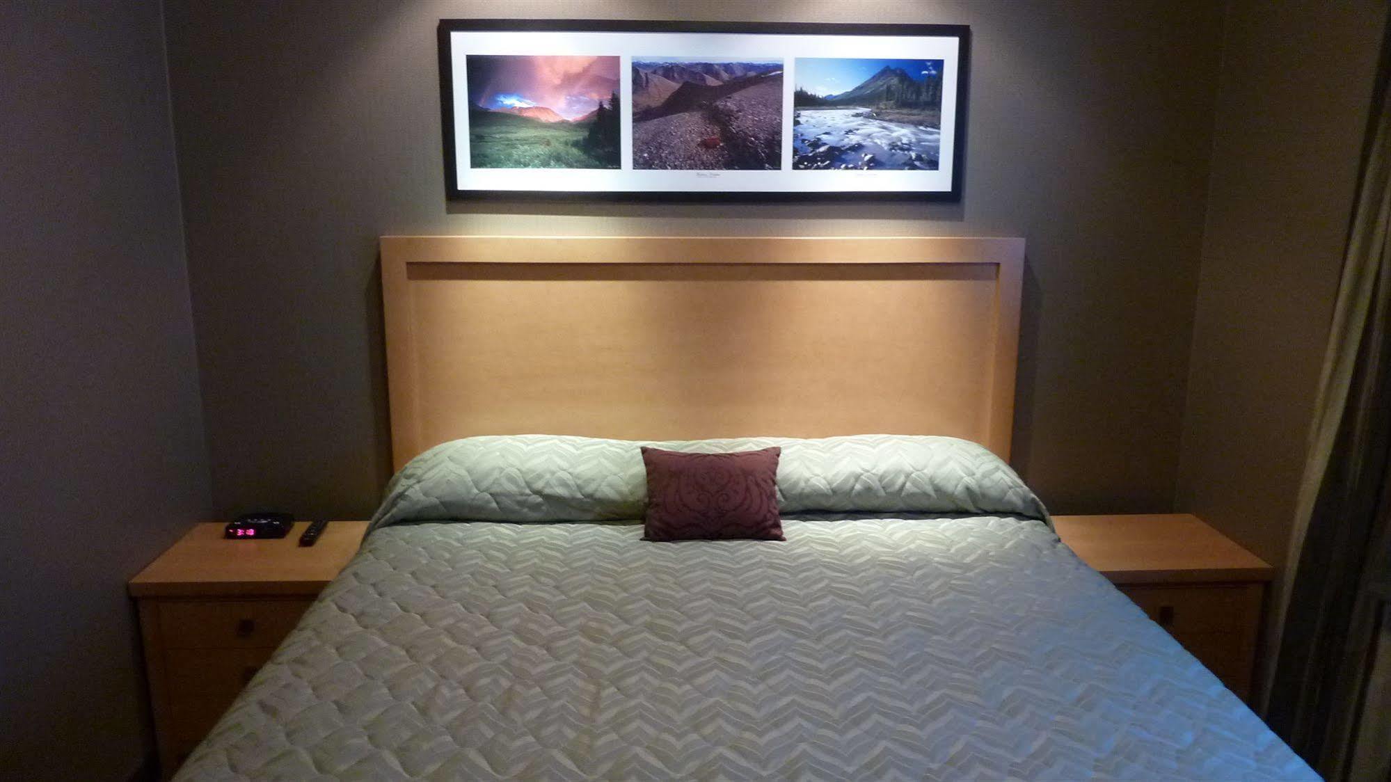 פורט נלסון Woodlands Inn & Suites מראה חיצוני תמונה
