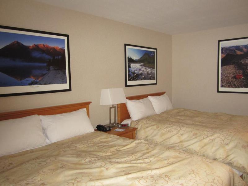 פורט נלסון Woodlands Inn & Suites מראה חיצוני תמונה