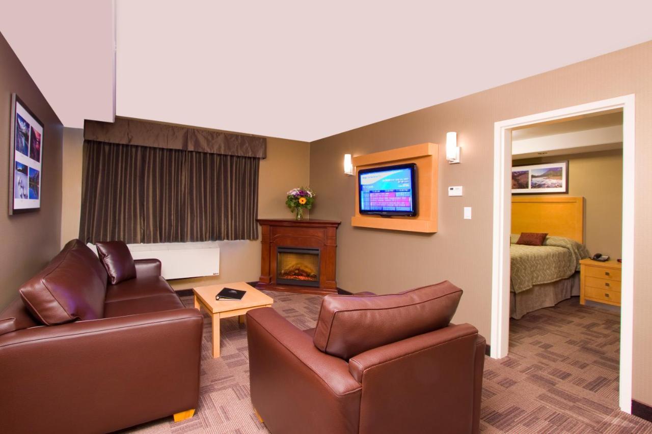 פורט נלסון Woodlands Inn & Suites מראה חיצוני תמונה