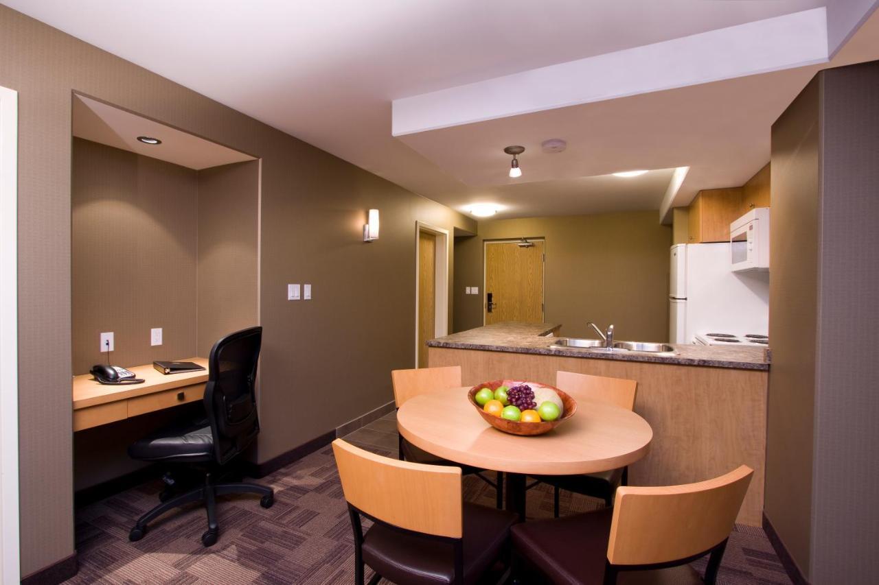 פורט נלסון Woodlands Inn & Suites מראה חיצוני תמונה